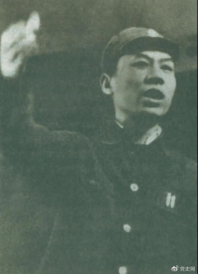 1943年，劉少奇在延安。