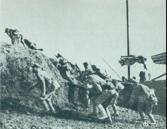 1949年5月23日，人民解放軍向上海國民黨政府軍隊發(fā)起總攻，占領(lǐng)了黃浦江堤。