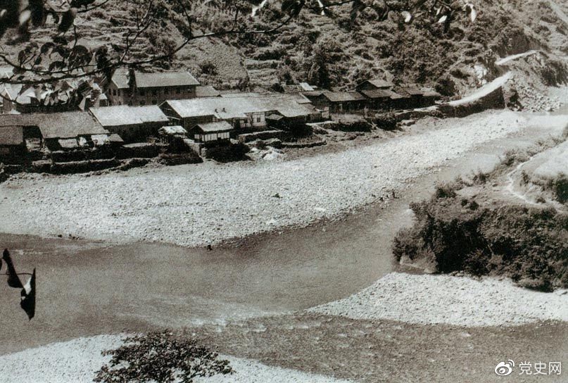 　　1935年6月26日，中共中央政治局在四川懋功兩河口召開會議。會議決定紅軍北上創(chuàng)造川陜甘根據(jù)地。圖為兩河口。